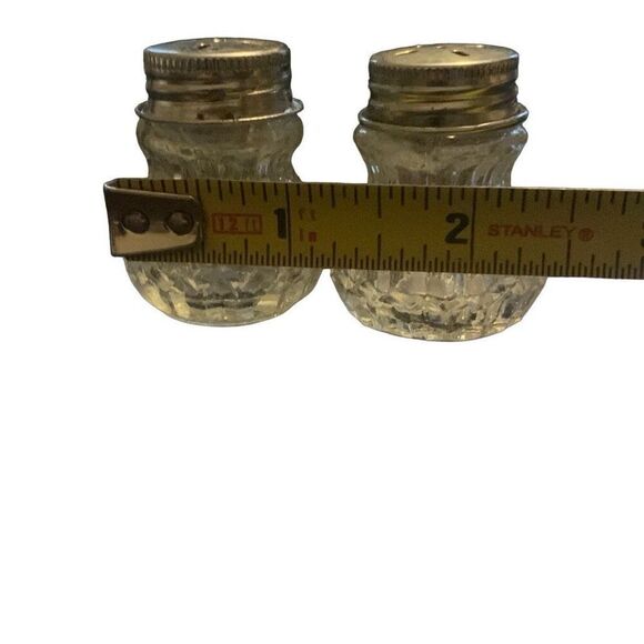 Vintage Mini Salt And Pepper Shakers Ridged Clear Glass Classic Americana - Picture 4 of 6